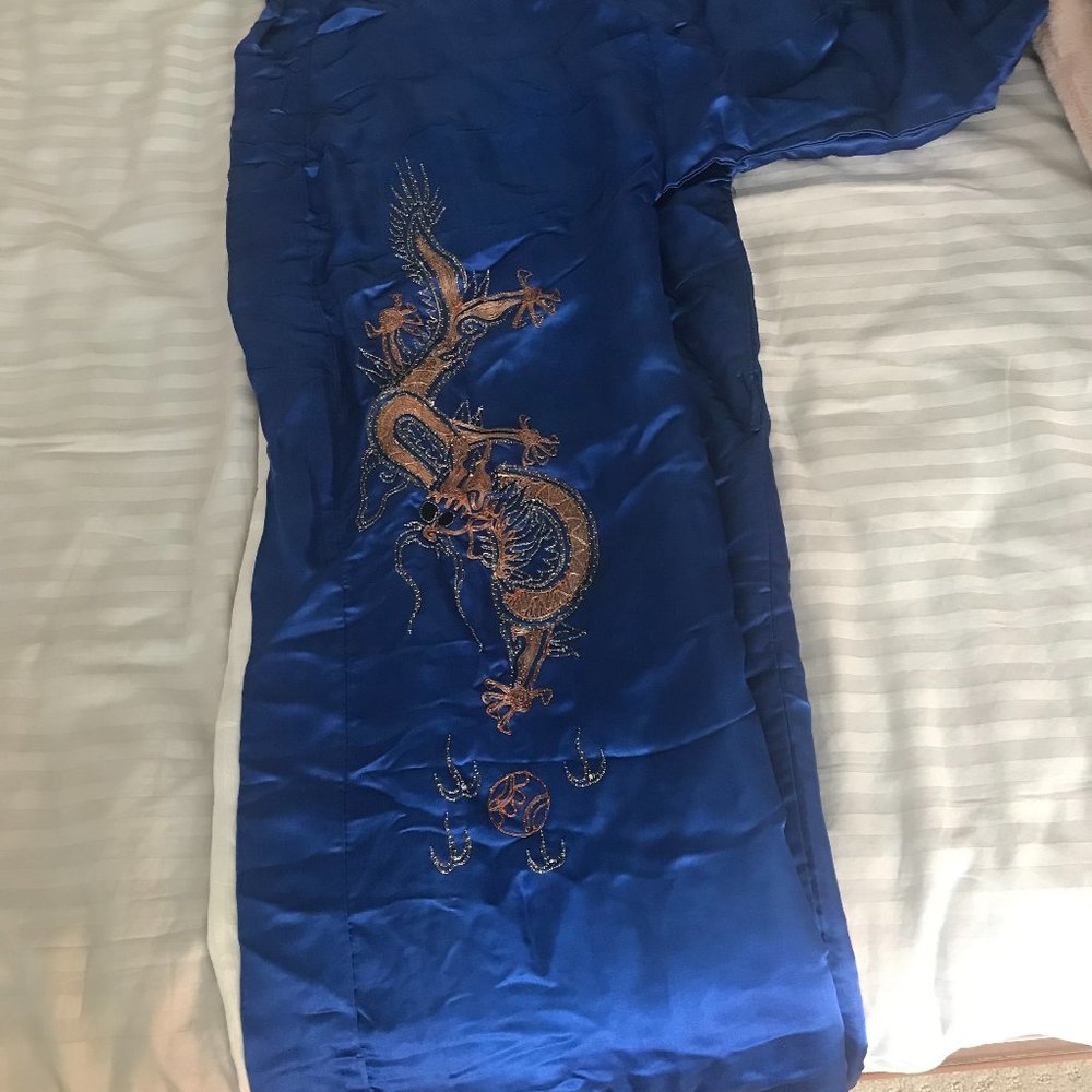ladies robe in silk